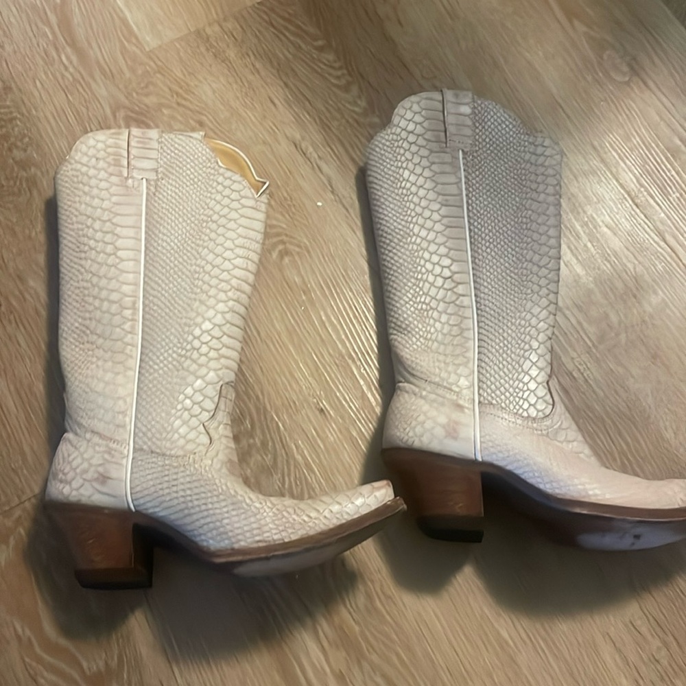 Cowgirl boot